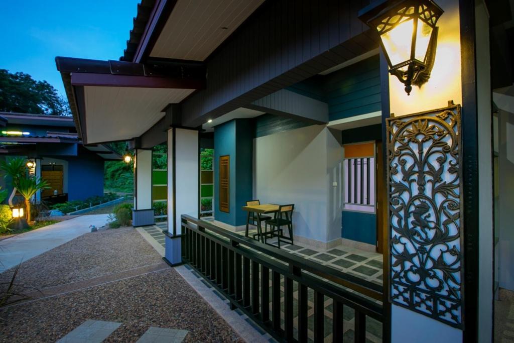 Loft Vintage Chalet Resort Ko Lanta Exteriör bild