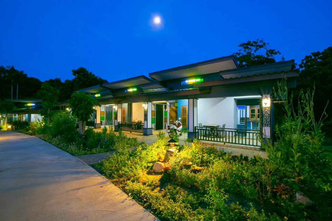 Loft Vintage Chalet Resort Ko Lanta Exteriör bild