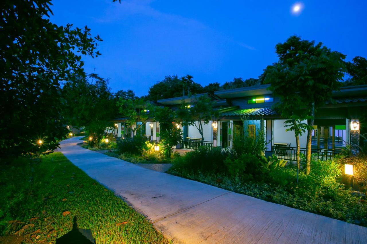 Loft Vintage Chalet Resort Ko Lanta Exteriör bild