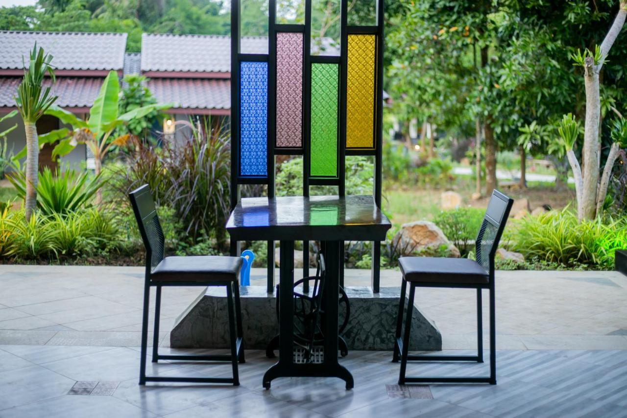 Loft Vintage Chalet Resort Ko Lanta Exteriör bild